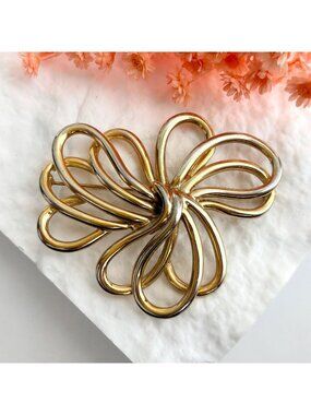 80's Abstract Modernist Gold Toned Swirly Vintage Costume Jewelry Brooch